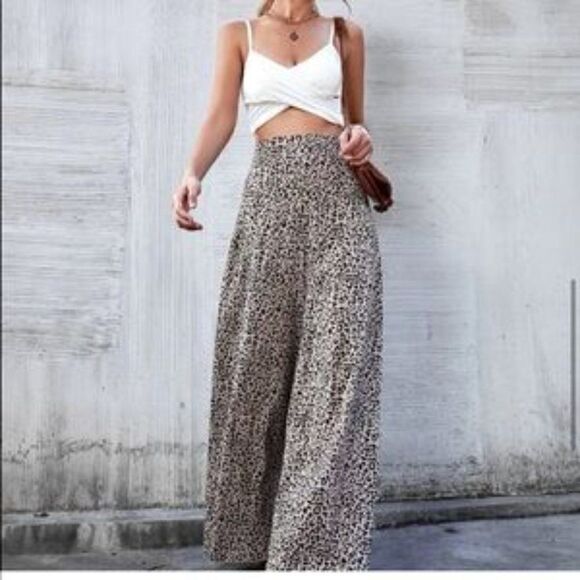 Leopard Print High Waisted Wide Leg Pants - Picture 4 of 10